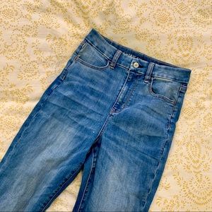 AE Super High Waist Jeans